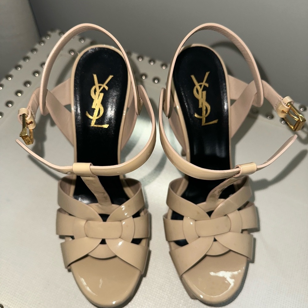 Saint Laurent YSL Tribute T-Strap Platform Sandal in Nude Patent - Picture 6 of 7